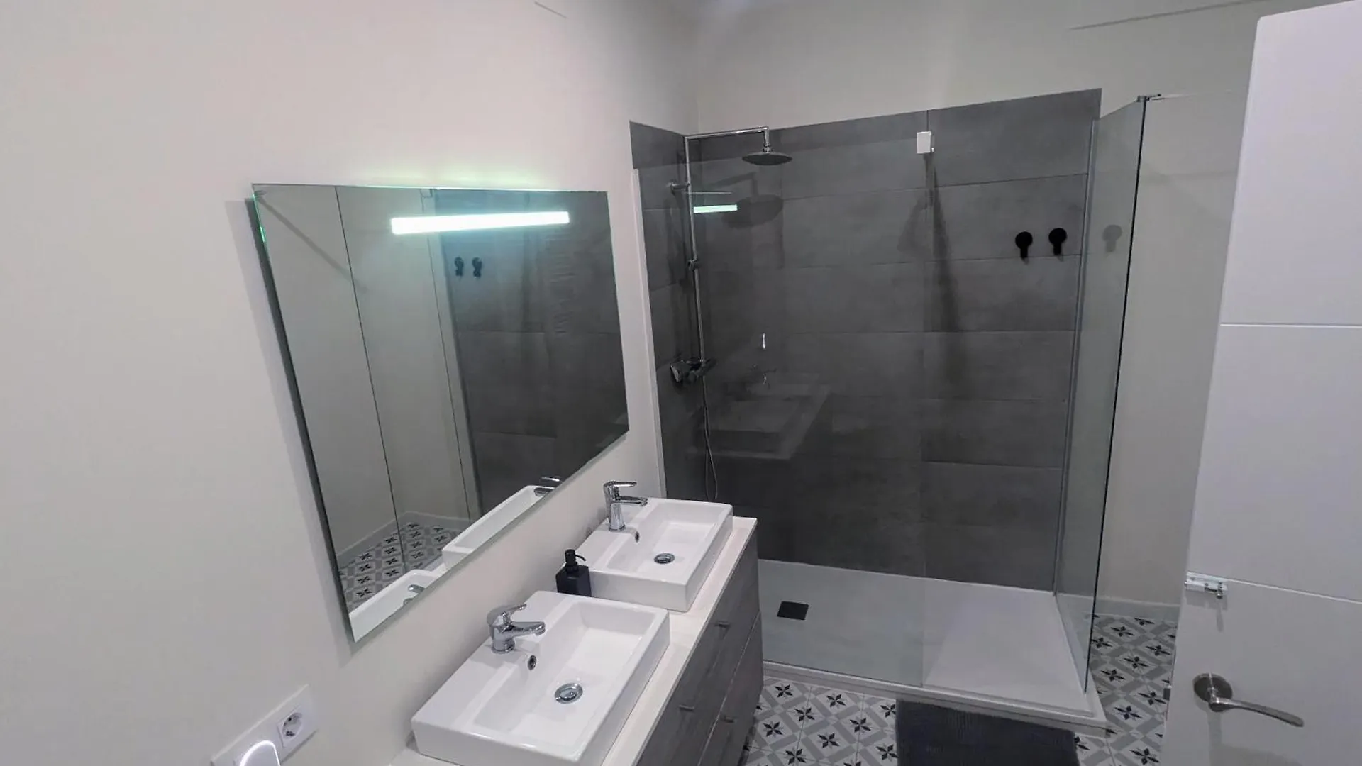 Apartment Gracia Parkside Flat - Only For Stays Of More Than 32 Nights Barcelona